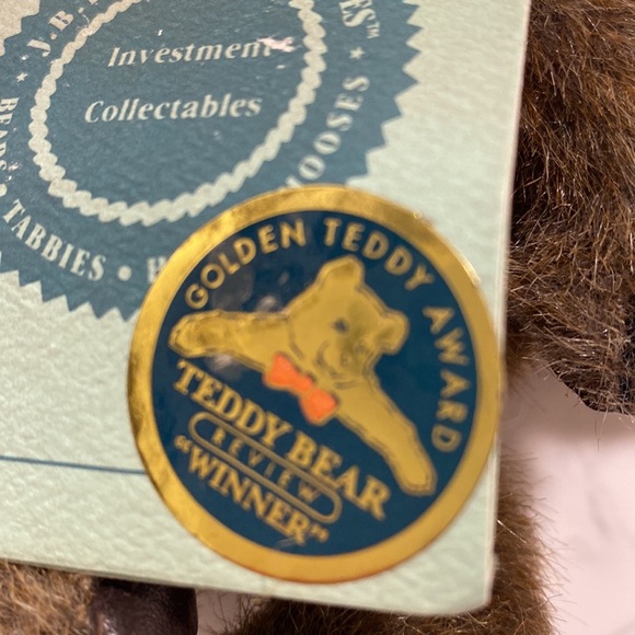 NWT attached Boyds Bears Humboldt #5840-05.Winner of the Golden Teddy Award - Picture 7 of 8